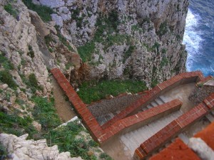 Escala Cabriol para llegar a la Grutta di Nettuno