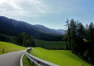 Carreteras de los Dolomitas (Foto vía Flickr Gitinbel)
