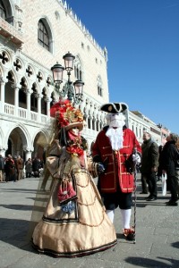 Plaza San Marcos en el carnaval de Venecia