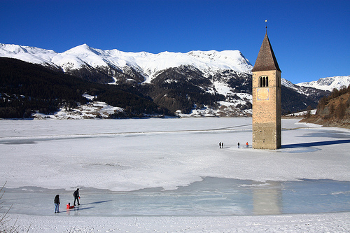 Lago Resia congelado en el Trentino