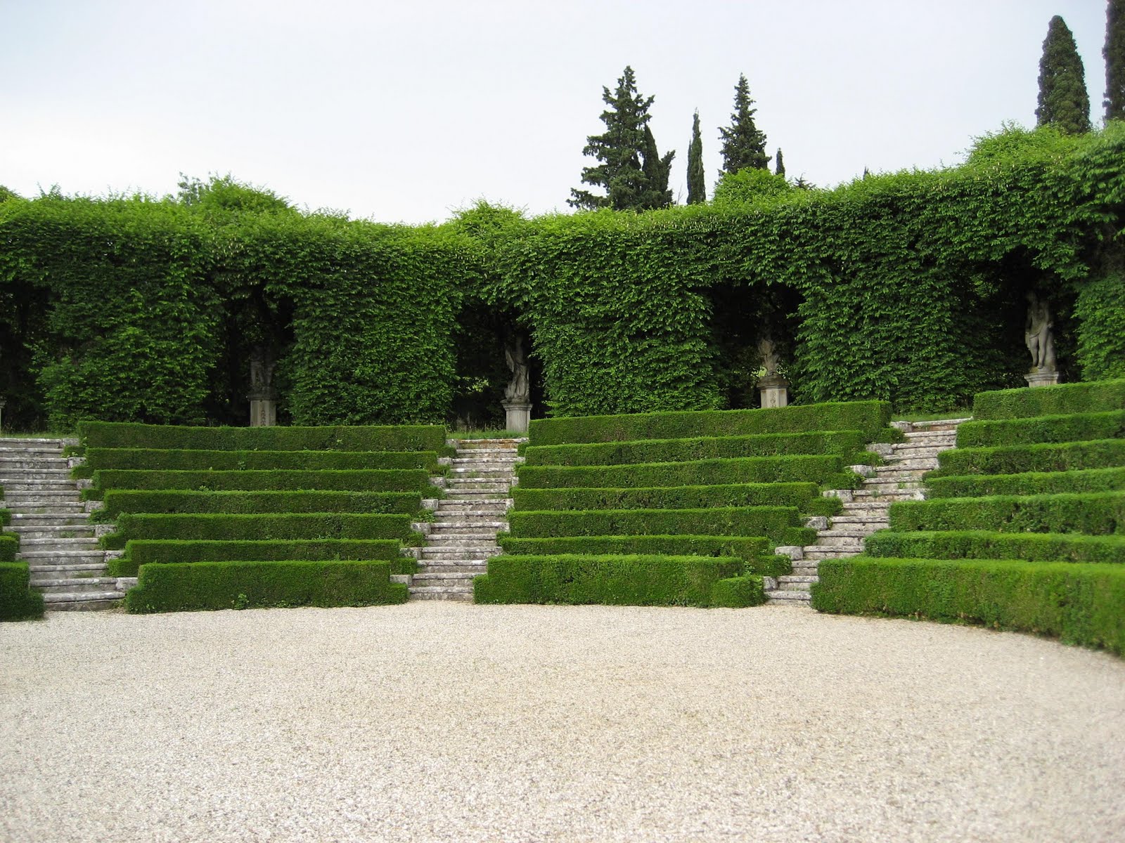 Arte topiaria y esculturas vegetales en los jardines de Italia