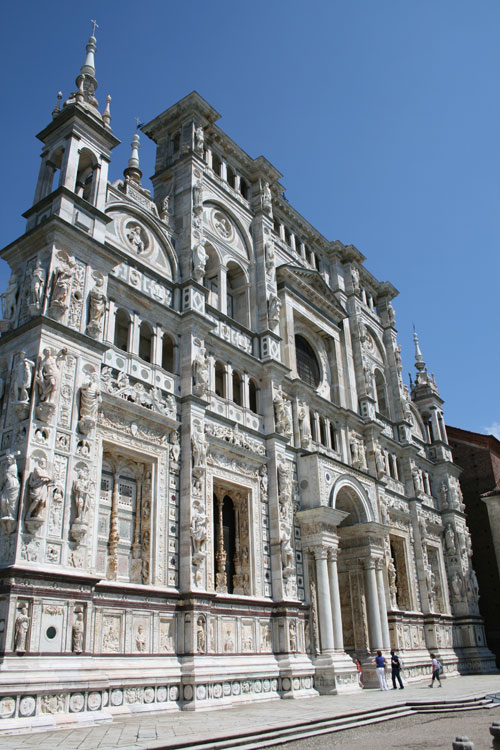 Fachada de la Certosa de Pavía