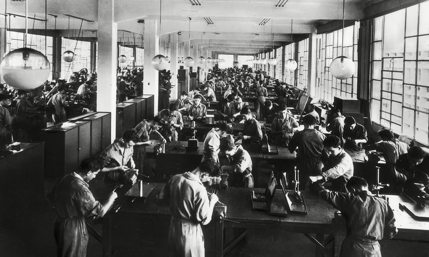 Trabajadores en la antigua fábrica Olivetti de Ivrea