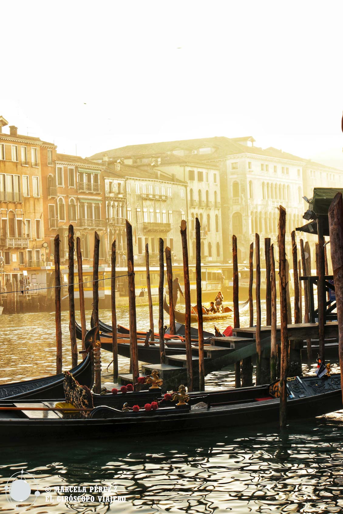 Canales y góndolas en Venecia